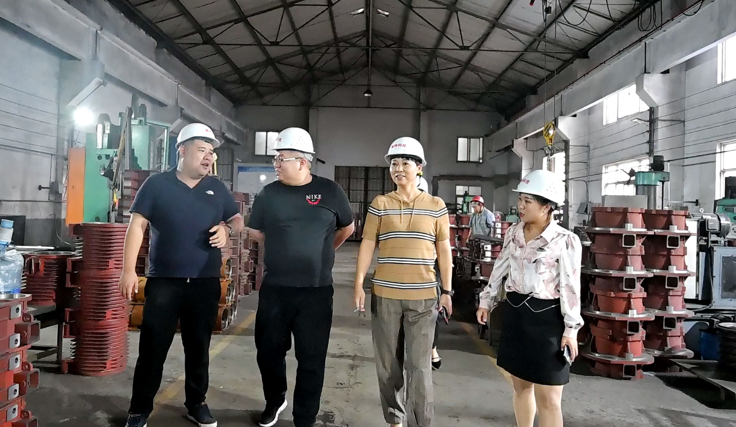 精準(zhǔn)服務(wù)骨料制砂行業(yè)，河南豫特機(jī)械高能效STS水平橢圓振動(dòng)篩填補(bǔ)行業(yè)空白！