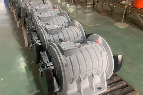 專業(yè)生產(chǎn)各種規(guī)格型號臥式振動(dòng)電機(jī)振動(dòng)篩分設(shè)備等